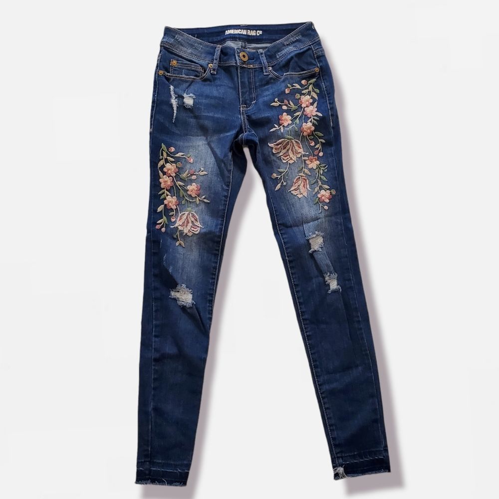 ✅️✅️ American Rag Cie Embroidered Jeans | Size 0